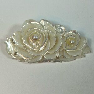 Vintage Carved Mother of Pearl FLORAL design Genuine Cultured Pearl Brooch MOP